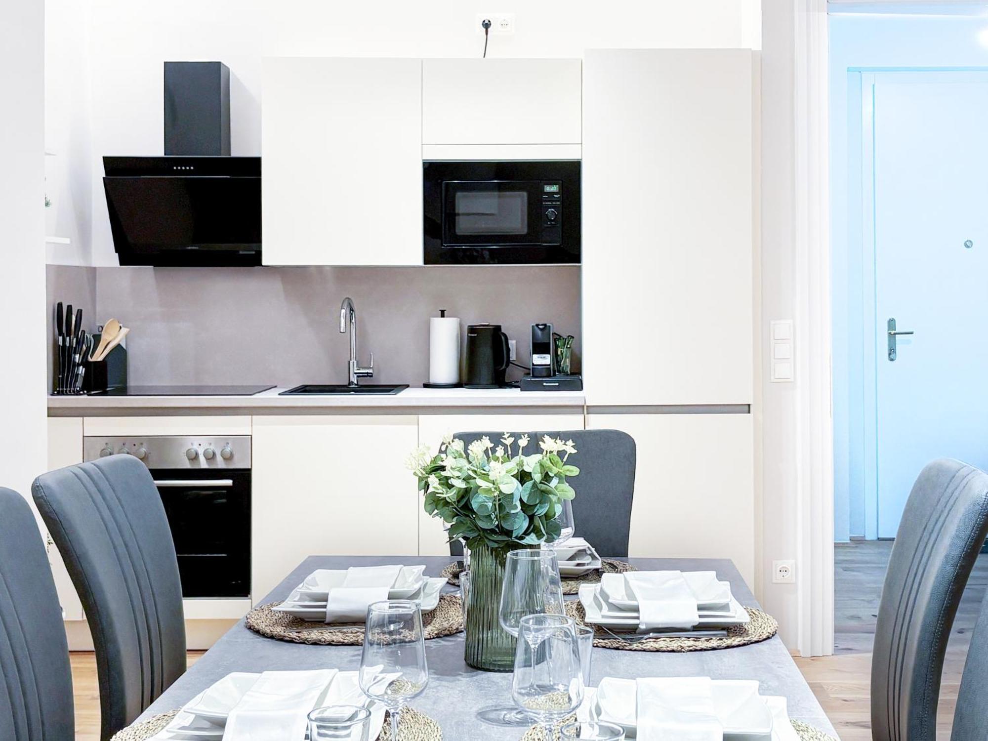 Magnificence - With Aircondition! Wenen